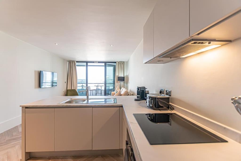 Open Balconey River View! Wow 리버풀 외부 사진